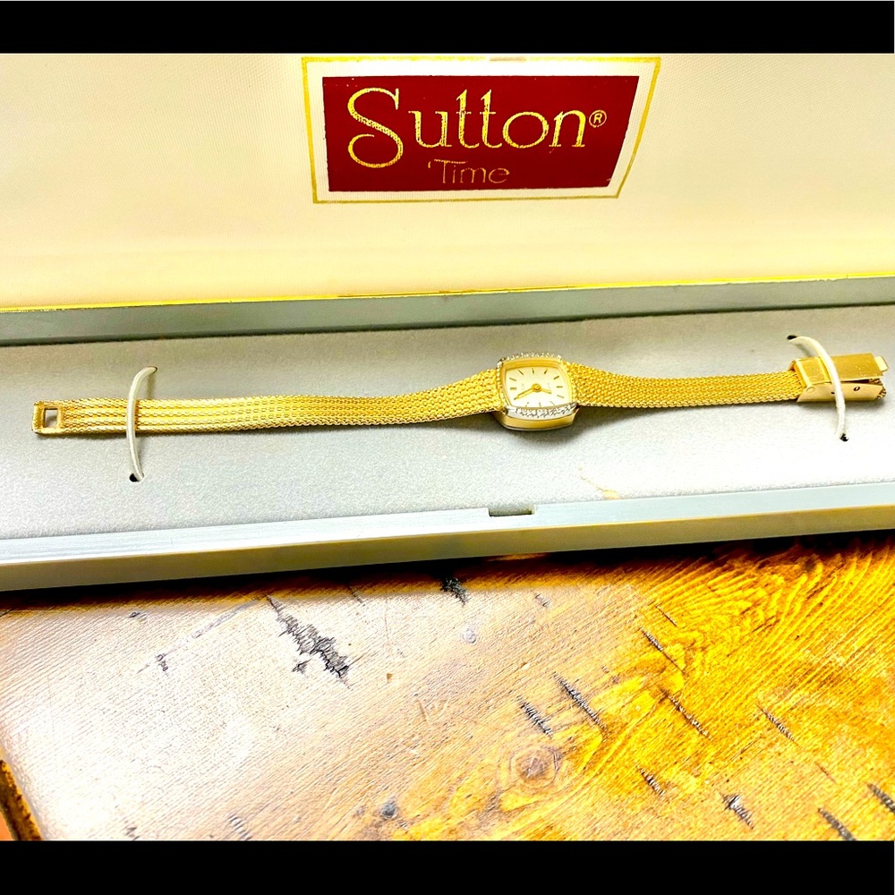 Vintage Sutton Ladies Watch with ORIGINAL BOX!